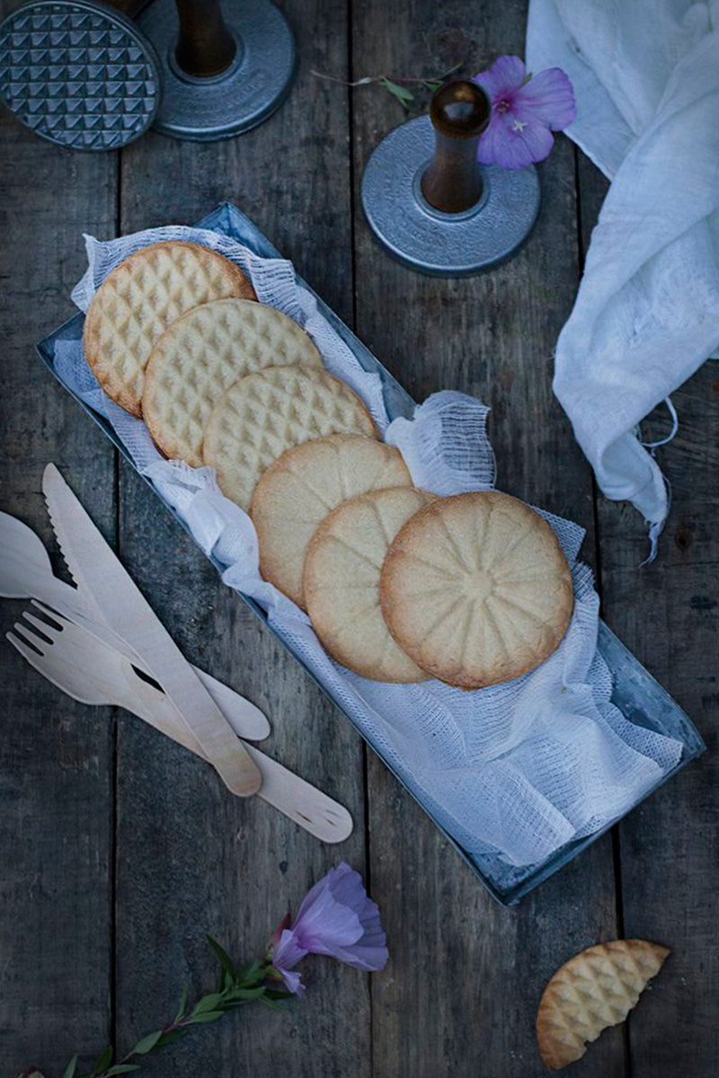 Embossed Shortbread Cookies - Nordic Ware