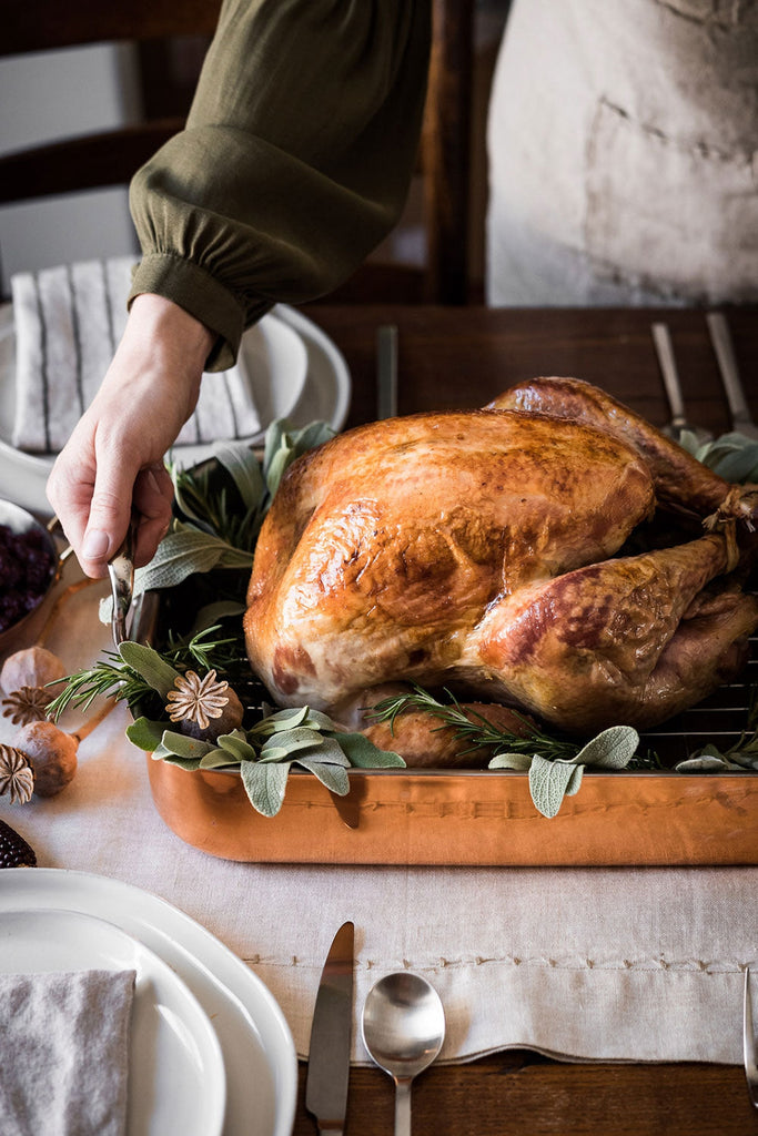 Capón o Pollo al horno relleno, acompañado de puré de castañas