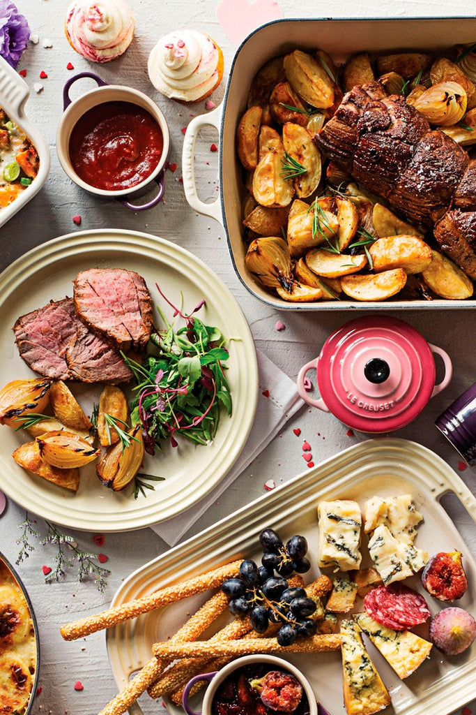 Lomo de res con salsa barbacoa casera, patatas asadas y cebolla caramelizada-Claudia&amp;Julia