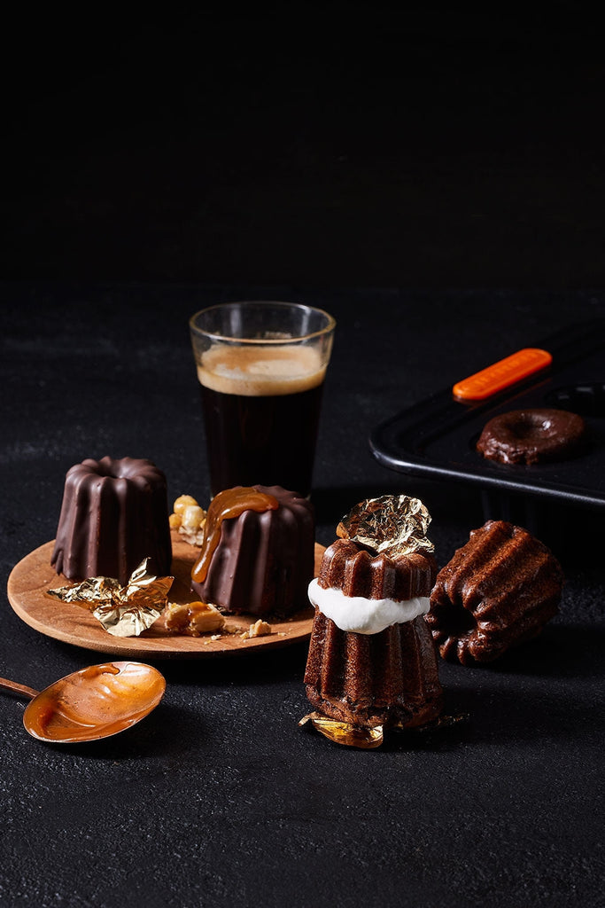 Canelé de Pascua: mousse de chocolate negro con caramelo y cacahuete-Claudia&amp;Julia