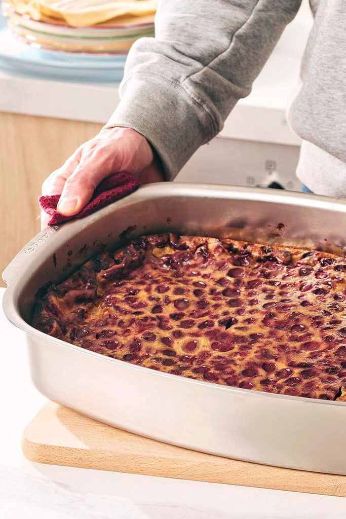 Clafoutis de cerezas con almendras, miel y azahar