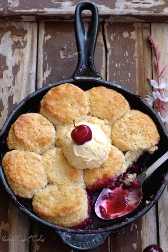Cobbler de cerezas (receta en la sartén skillet)
