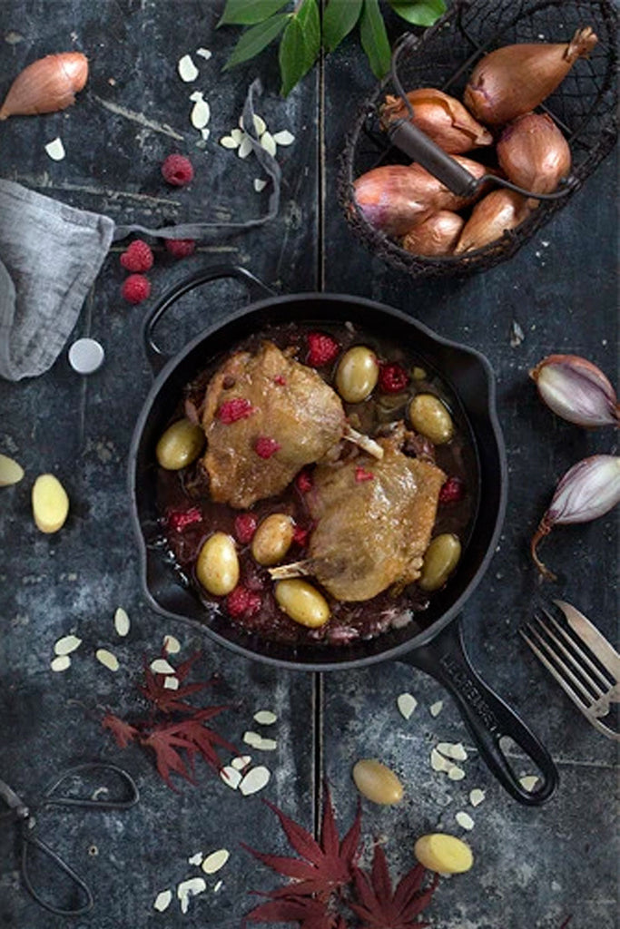 Confit de pato con salsa de frambuesa