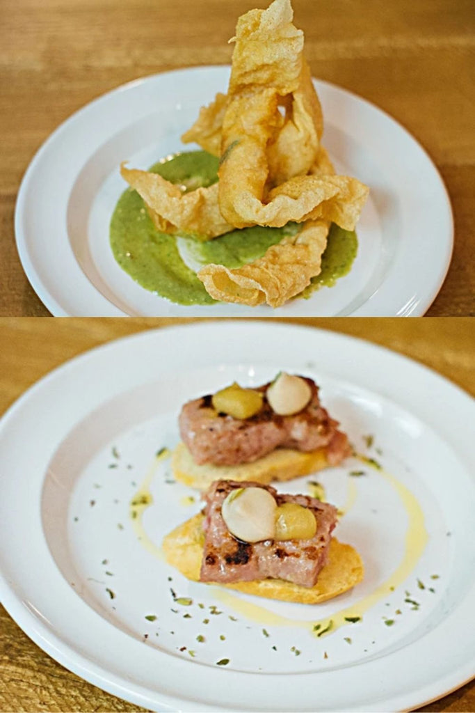 Langostinos en pasta brick con pesto y montadito de butifarra de pagés con judias del ganxet y manzana al horno