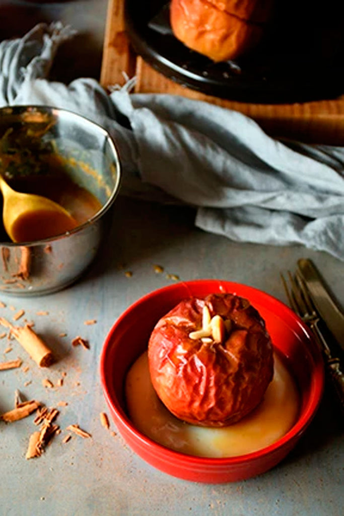 Manzanas asadas con salsa de caramelo