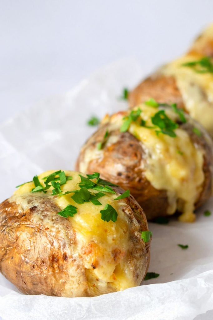 Patatas asadas con queso en freidora de aire