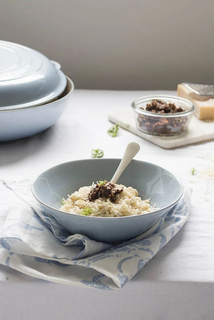 Risotto de hinojo, aceitunas negras y tomates secos