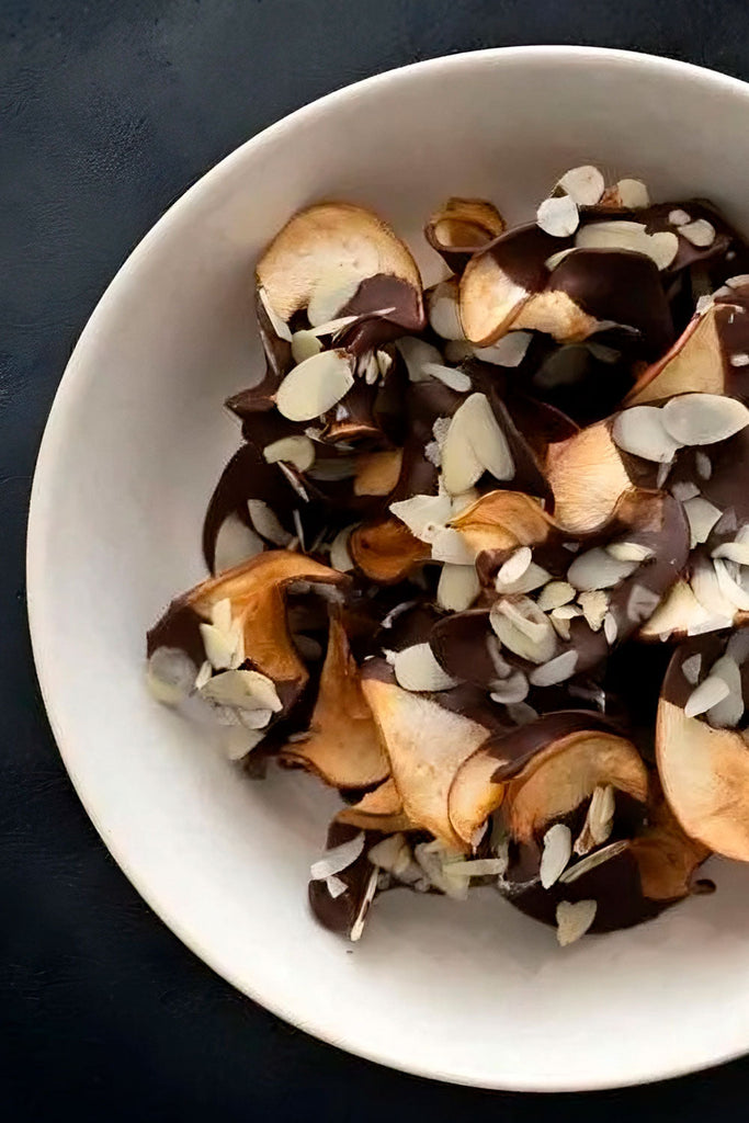 Chips de manzana y pera bañados en chocolate