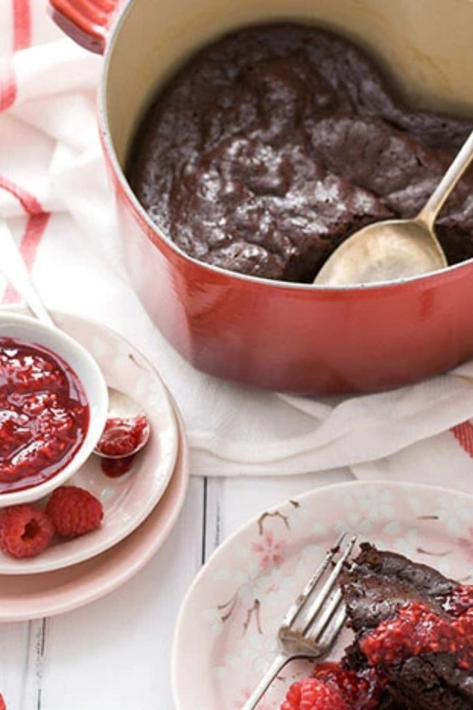 Pastel de chocolate (sin harina) con salsa de frambuesa