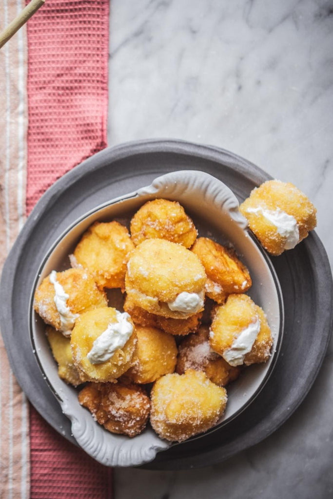 Buñuelos de viento rellenos de nata