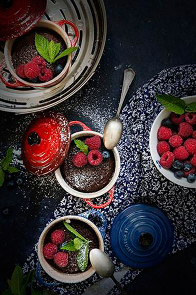 Pudin de chocolate al vapor con frutos rojos