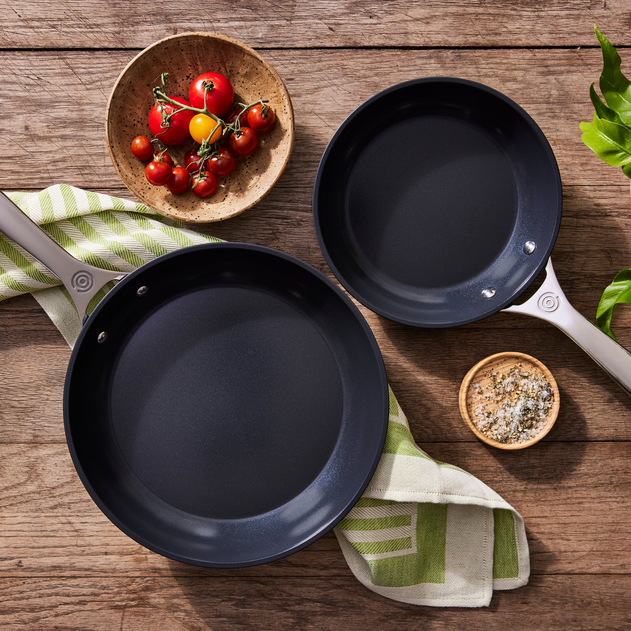 Le Creuset Ceramic Non-Stick Frying Pan Claudia&Julia