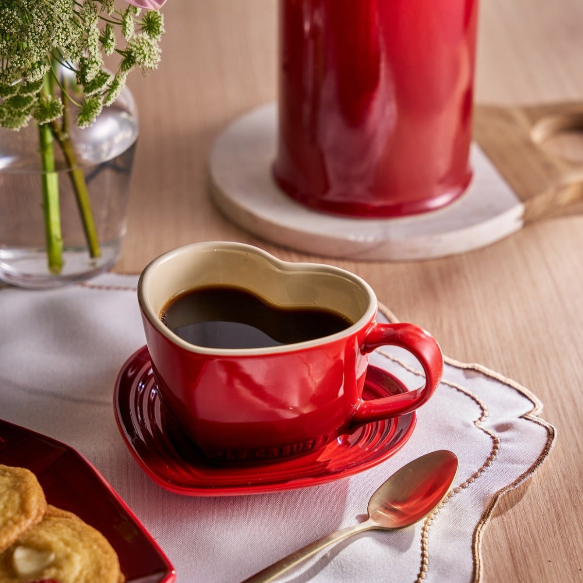 Set Tazza E Piattino A Cuore WAIT FLY In Ceramica Rossa 230 Ml – Tazza Da Caffè, Tè E Colazione – Regalo Per San Valentino E Anniversari