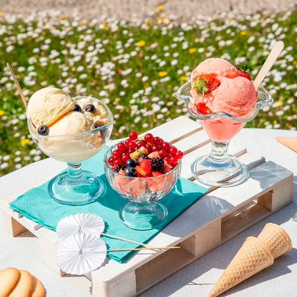 Ciotola Di Dessert Della Coppa Gelato Fotografia Stock - Immagine Di Ghiaccio, Italiano: 88561382 - Foto 11