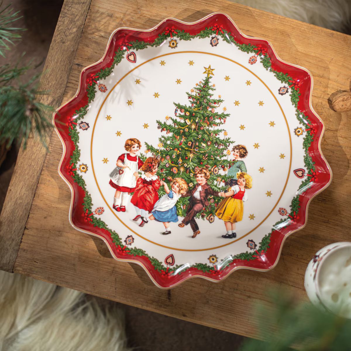 Large Christmas porcelain serving platter Toy's Fantasy Villeroy