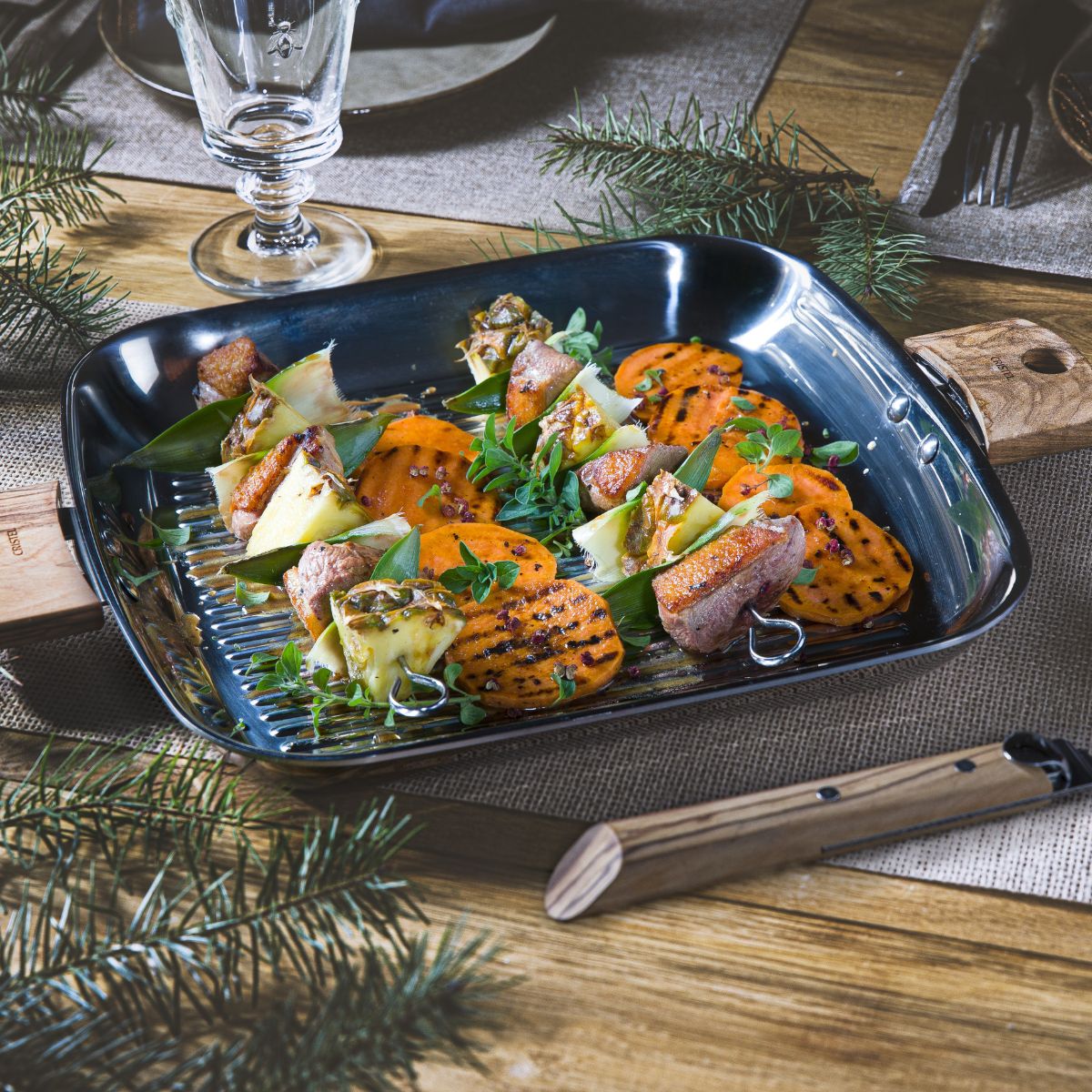 Westmark Pinza per barbecue + pinza da portata, con zampe in acciaio inox e elementi in legno sui manici, lunghezza: 31 cm, acciaio inox/legno, Classic Wood Midi, Argento/Marrone, 16282270