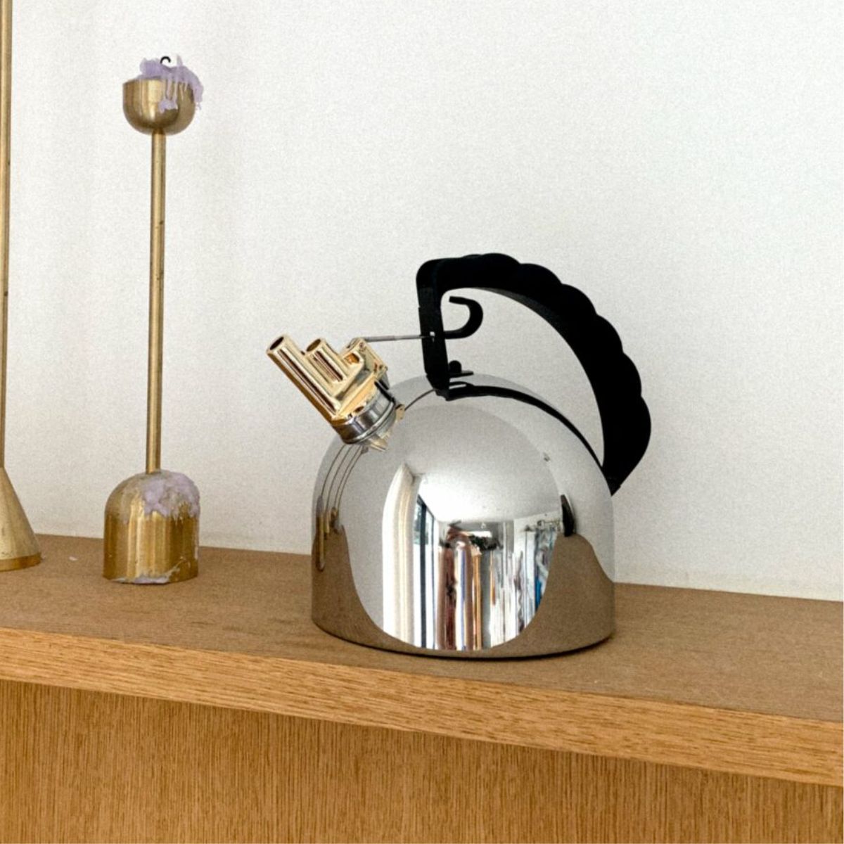 Bouilloire / théière - Richard Sapper pour Alessi - Acier inoxydable avec sifflet en laiton - Testé et fonctionnel (grand ø20) | €165 Bouilloire / théière - Richard Sapper pour Alessi - Acier inoxydable avec sifflet en laiton - Testé et fonctionnel (grand ø20) | €165