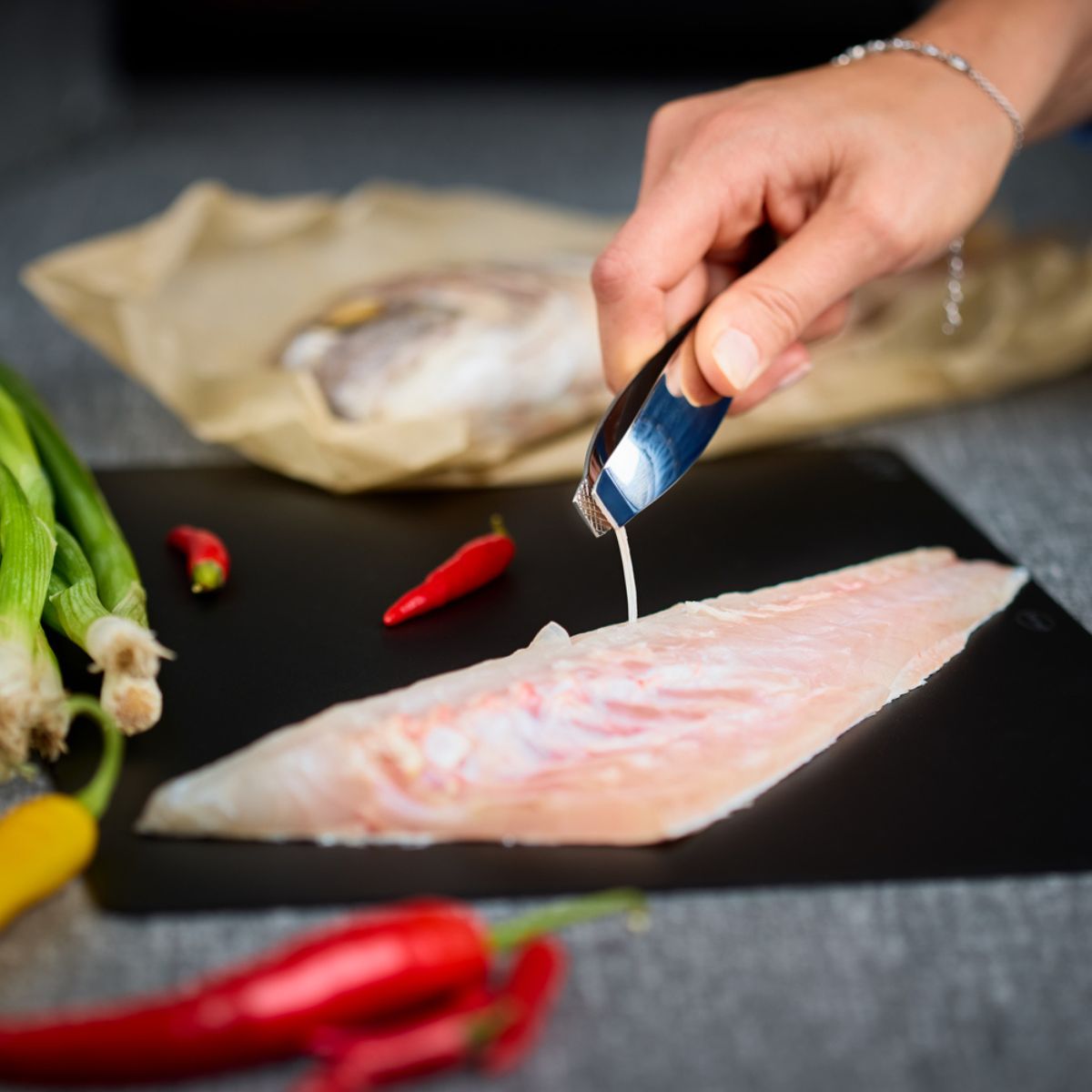 Pinze Per Lisca Di Pesce In Acciaio Inox – Lunghezza 12 Cm – Utensile Da Cucina Per Rimuovere Spine E Ossa Da Pesce E Carne