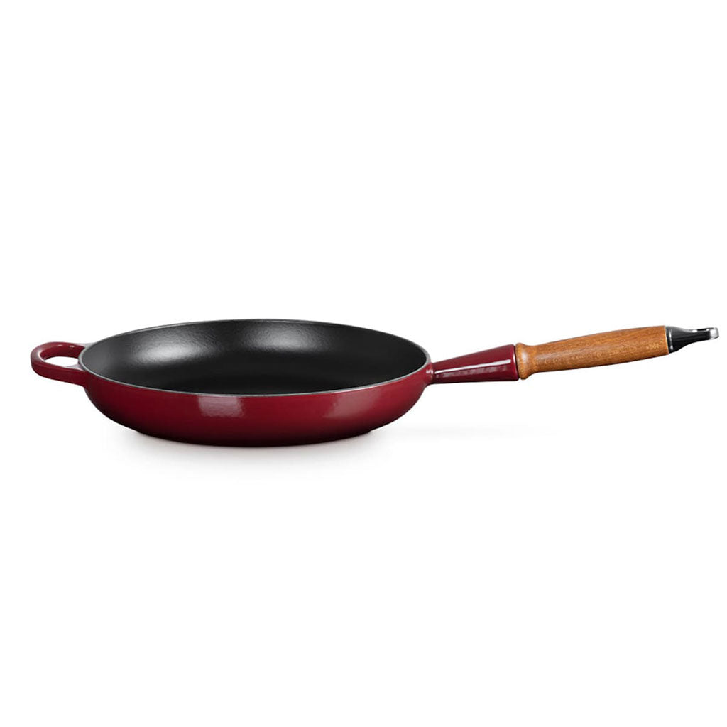 Le Creuset Cast Iron Frying Pan with Wooden Handle - Claudia&Julia