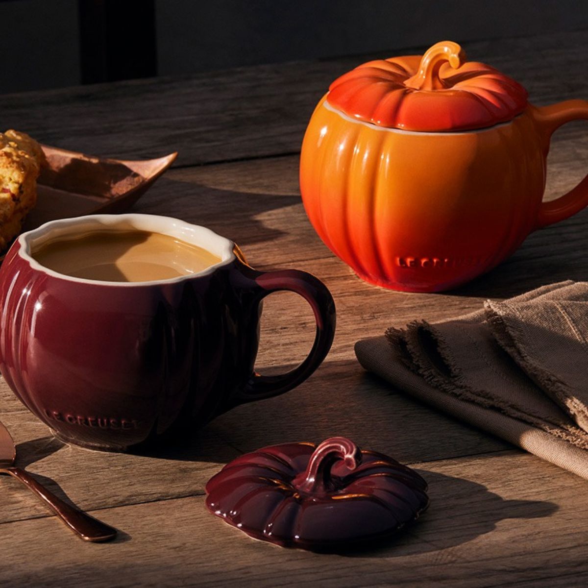 Kürbis-Keramiktasse mit Deckel 400 ml Le Creuset