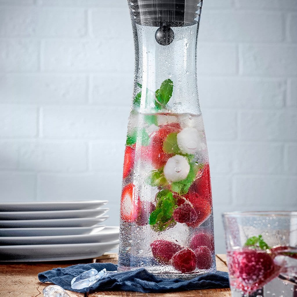 WMF Glasflasche mit Sieb und Bügeldeckel