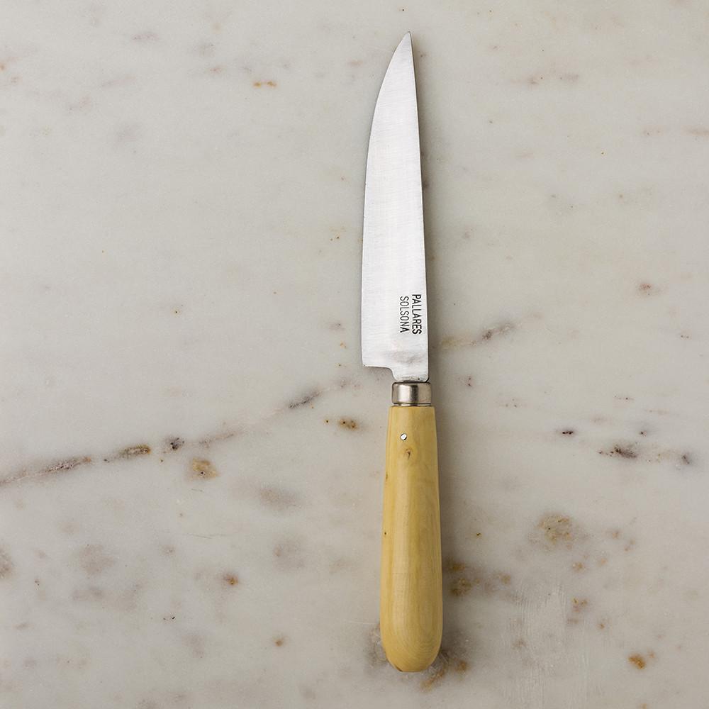 Cuchillo de cocina Pallarès de acero carbono con mango de boj 12cm - Claudia&Julia