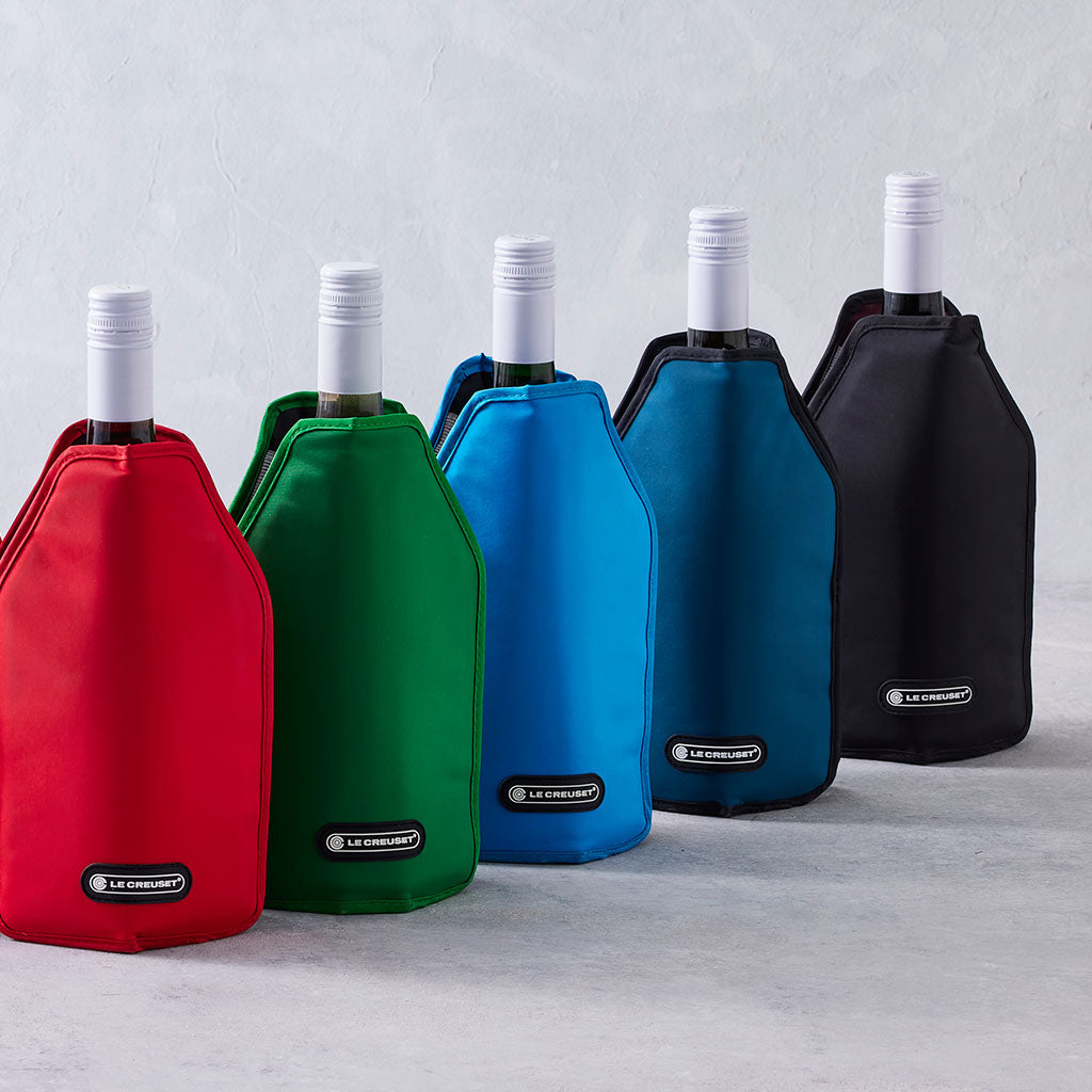 Enfriador de botellas de la marca Le creuset, disponible en diferentes  colores.