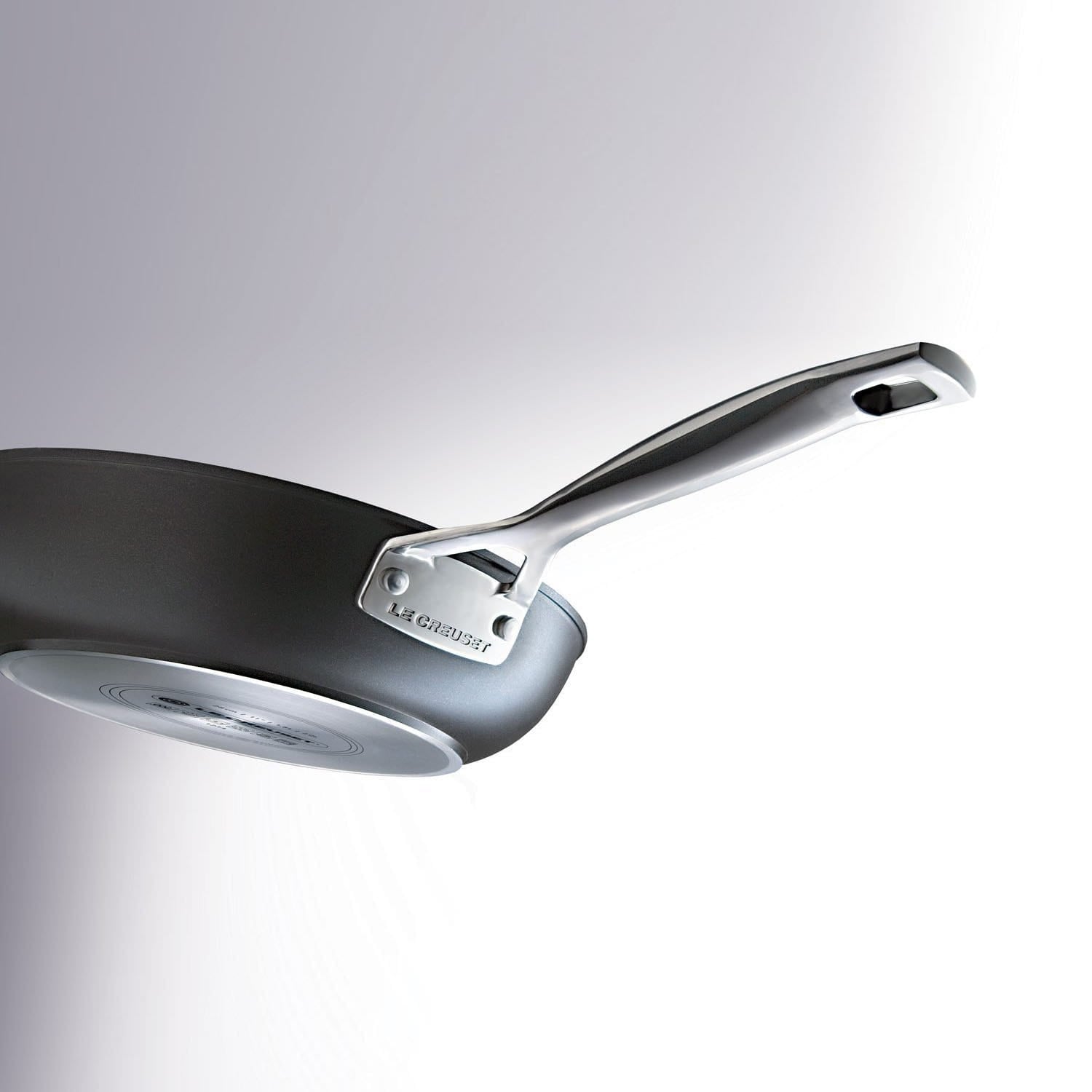 LE CREUSET - Toughened Non-Stick aluminium sauté pan with glass lid and  helper handle 26cm