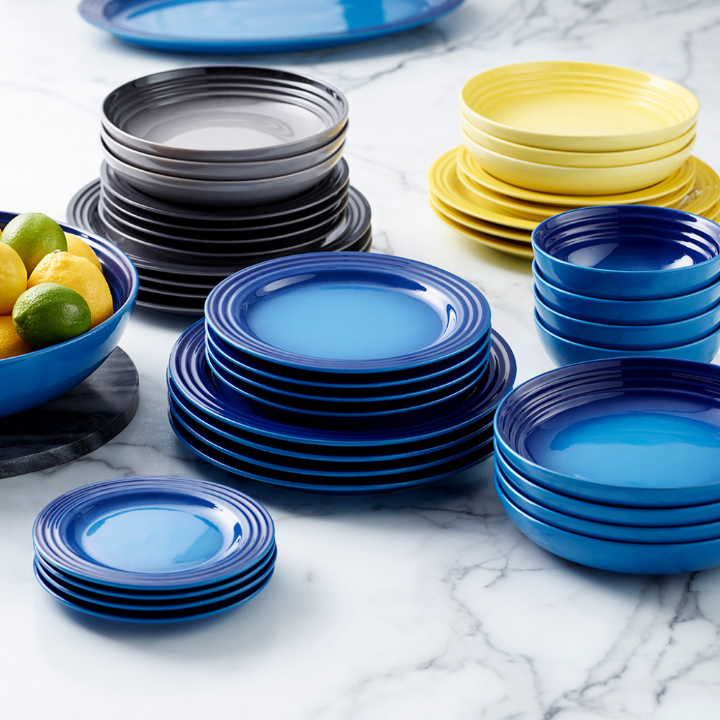 Set of 6 Le Creuset Rainbow Plates - Claudia&Julia Set of 6 Le Creuset Rainbow Plates - Claudia&Julia