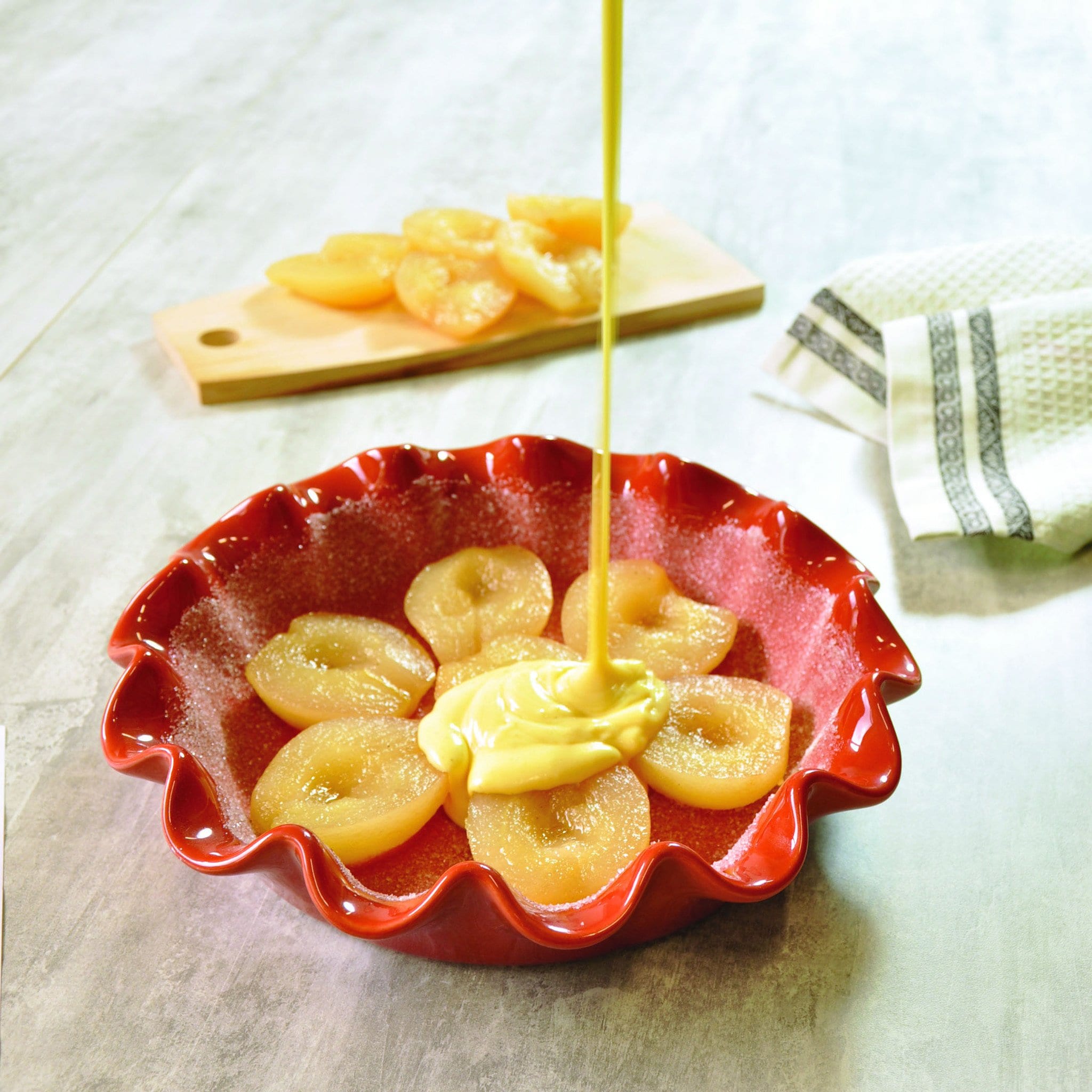 Emile Henry Ceramic Ruffled Pie Dish Claudia&Julia