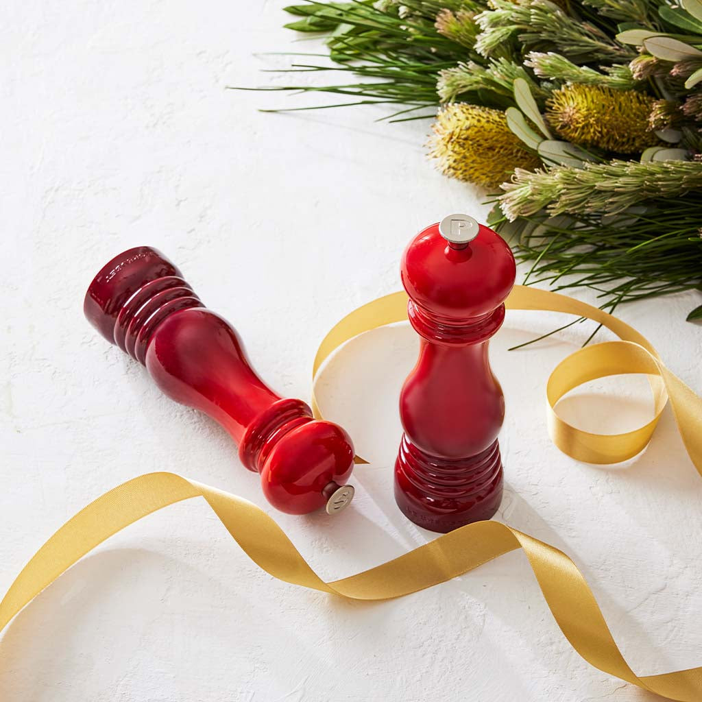 Macinasale E Macinapepe In Ceramica Le Creuset – Manico In Acciaio Con Lettera Incisa, Regolazione Grani, Colore Nero - 2